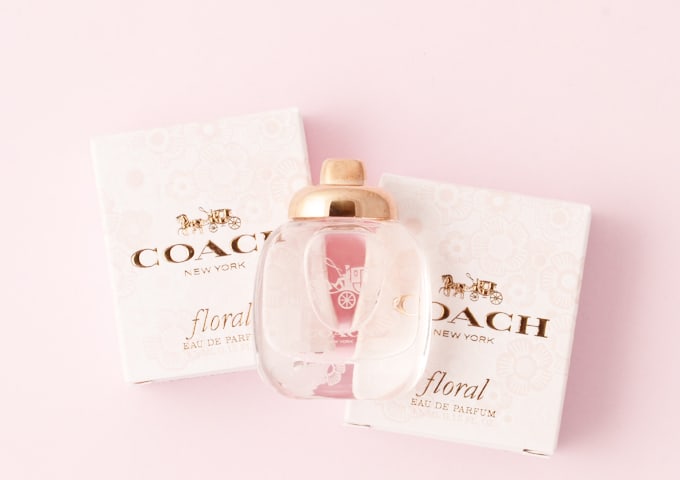 10 Best-Smelling Floral Perfumes For Women 10 Best-Smelling Floral Perfumes For Women