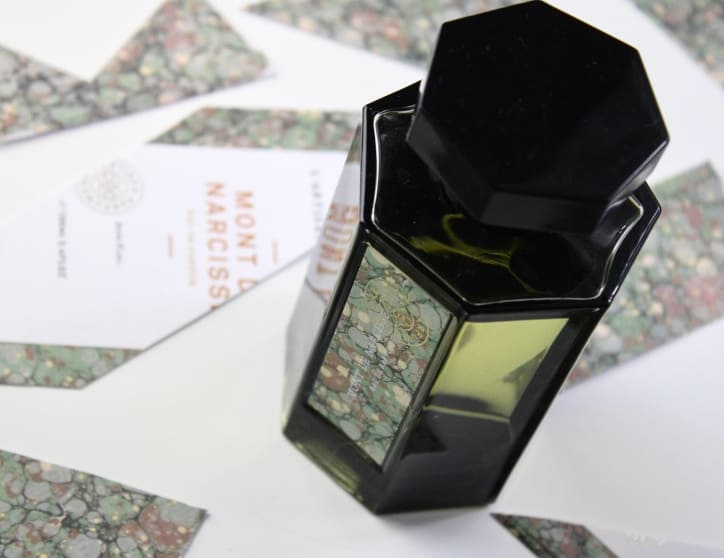 10 Best-Smelling Floral Perfumes For Women 10 Best-Smelling Floral Perfumes For Women