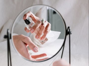 Body Mist vs Perfume: What's The Difference? perfume vs body mistperfume vs body mist