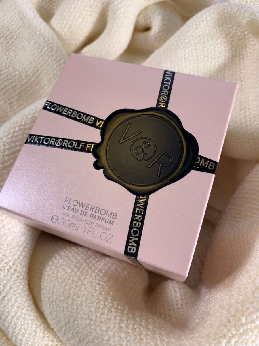 Viktor & Rolf Flowerbomb Perfume Review: Is It Worth It? Viktor & Rolf Flowerbomb Perfume