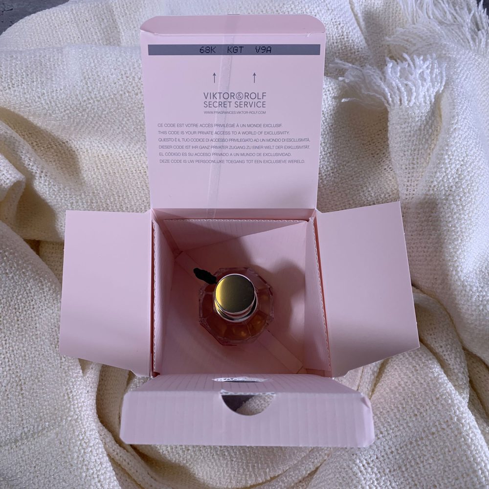 Viktor & Rolf Flowerbomb Perfume Review: Is It Worth It? Viktor & Rolf Flowerbomb Perfume