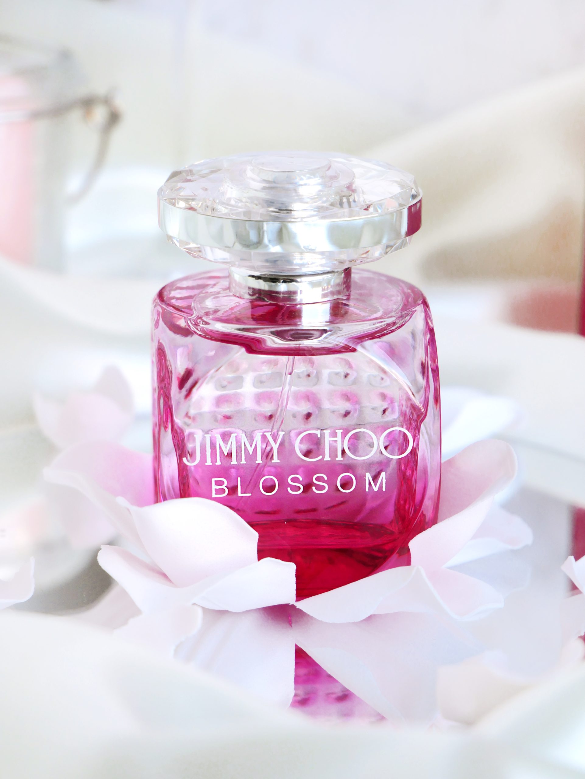 Jimmy Choo Blossom Perfume Reviewed: Bright & Exciting Scent For Your Next Nightout Jimmy Choo Blossom Perfume 2