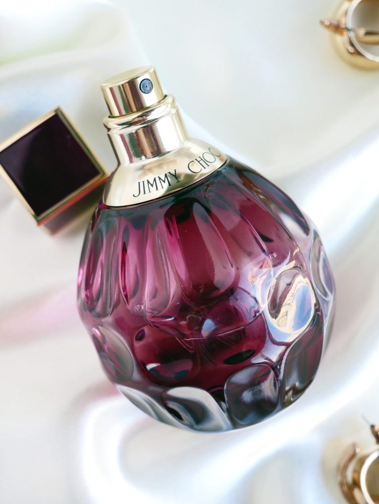 Jimmy Choo Fever Perfume Reviewed: A Sensual & Luxurious Affair Jimmy Choo Fever Perfume 4