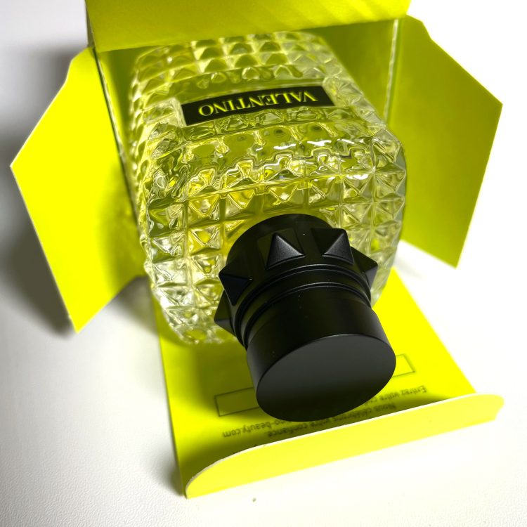 Valentino Donna Born in Roma Yellow Dream Reviewed: Subtly Sexy & Refreshing Unboxing Valentino Donna Born in Roma Yellow Dream Perfume