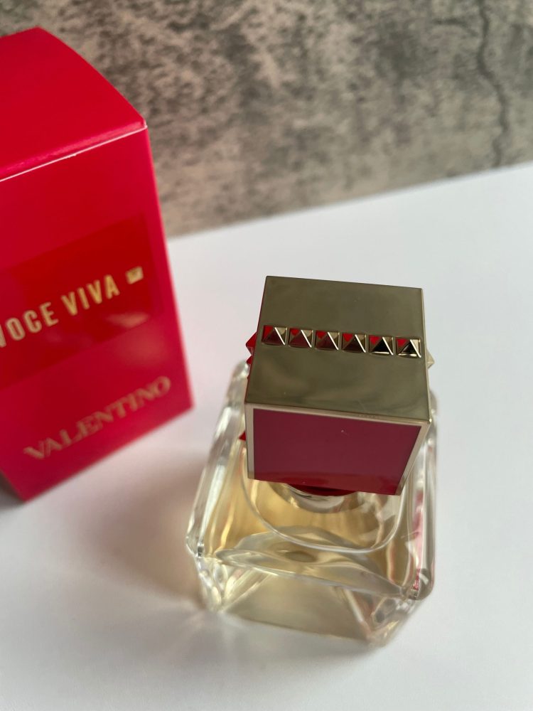 Valentino Voce Viva Perfume Reviewed: Light, Sweet & Delicate Valentino Voce Viva EDP 2