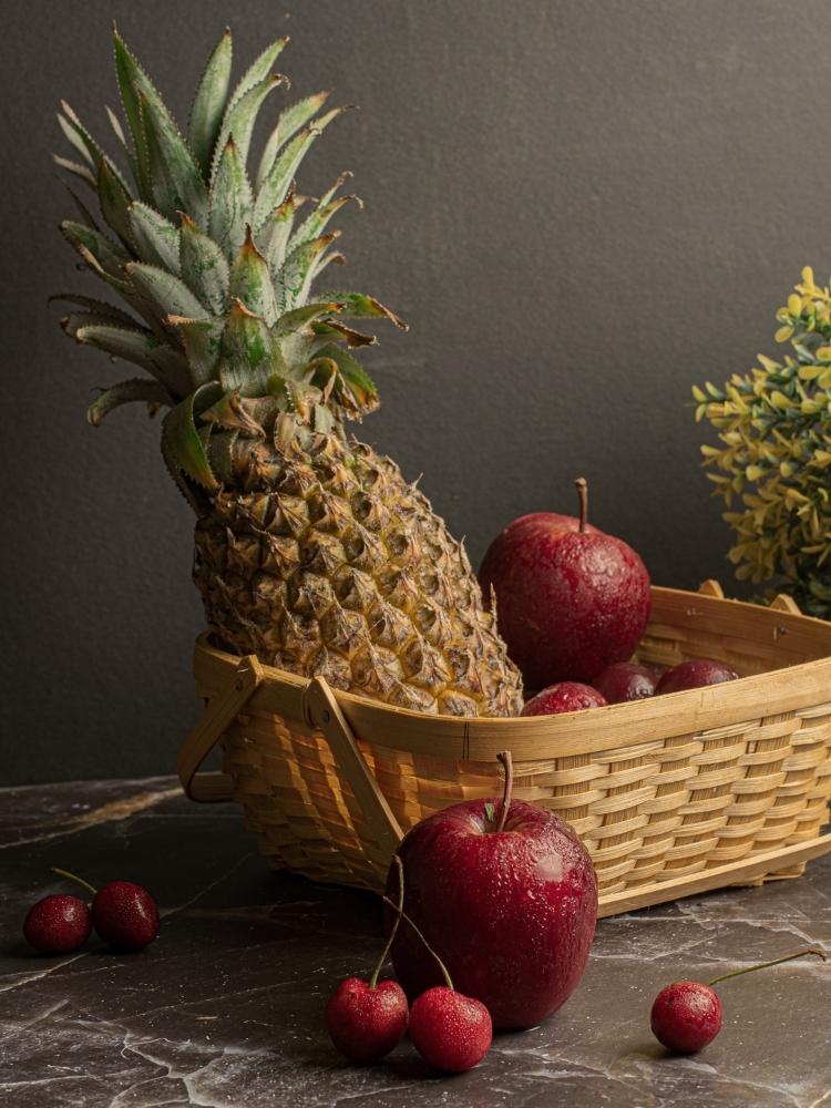 Creed Aventus vs Creed Aventus Cologne: What's The Difference? pineapple, apples and berries