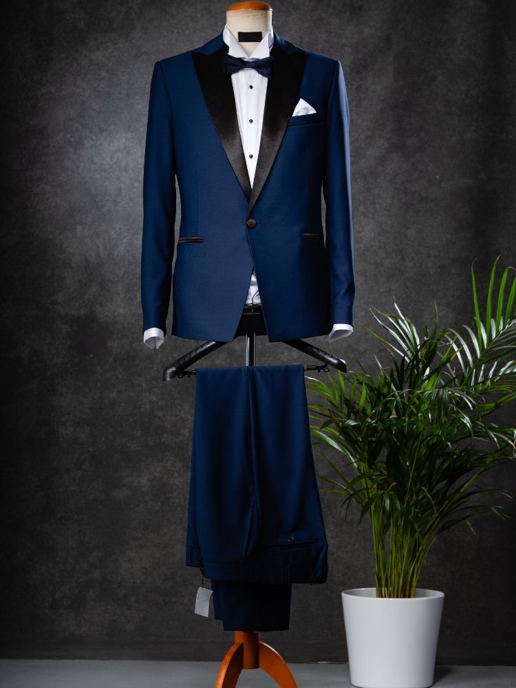 John Varvatos Cologne Review: A Masculine & Timeless Scent Tuxedo