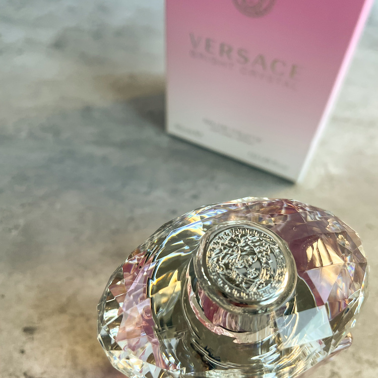 What Does Versace Bright Crystal Smell Like? What Does Versace Bright Crystal Smell Like