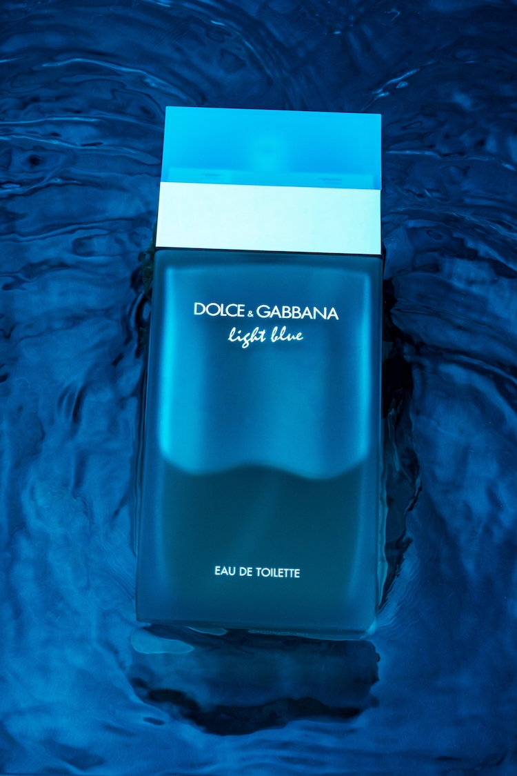 What Does Dolce & Gabbana Light Blue Smell Like? Dolce Gabbana Light Blue EDT Bottle