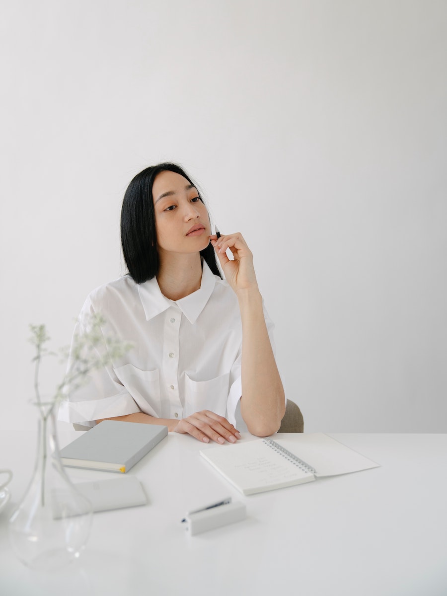 Juliette Has a Gun Not a Perfume Review: Clean, Unique & Floral minimalist woman