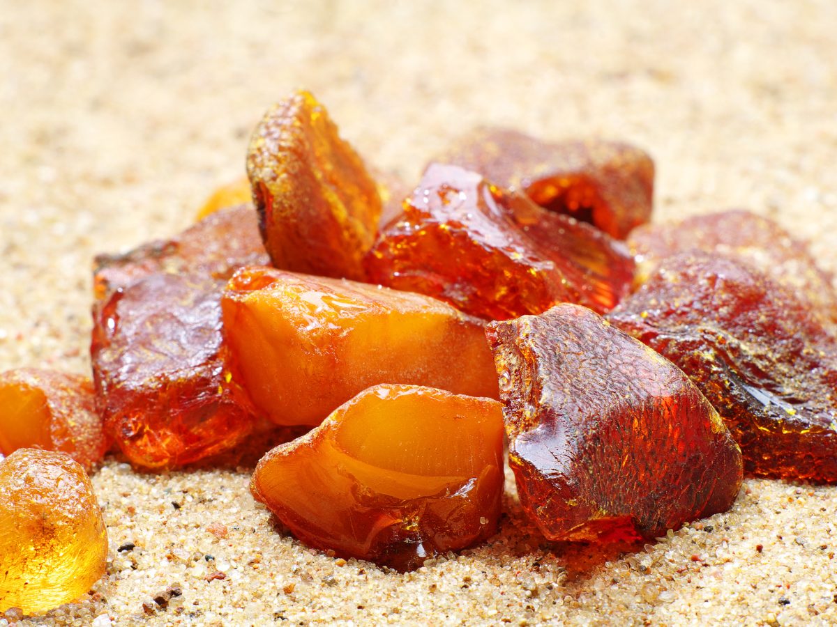What Does Amber Smell Like? Amber Crystals - What Does Amber Smell Like