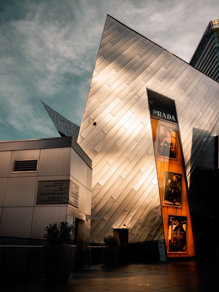 Prada L’Homme Eau de Toilette Review: Classic Yet Modern Prada Outlet