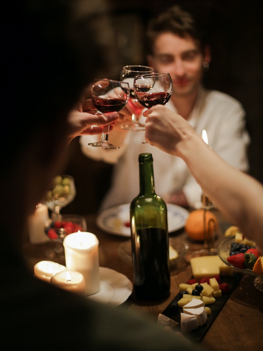 Yves Saint Laurent Y Eau de Parfum Spray Review: Crisp, Clean & Sweet dinner with friends