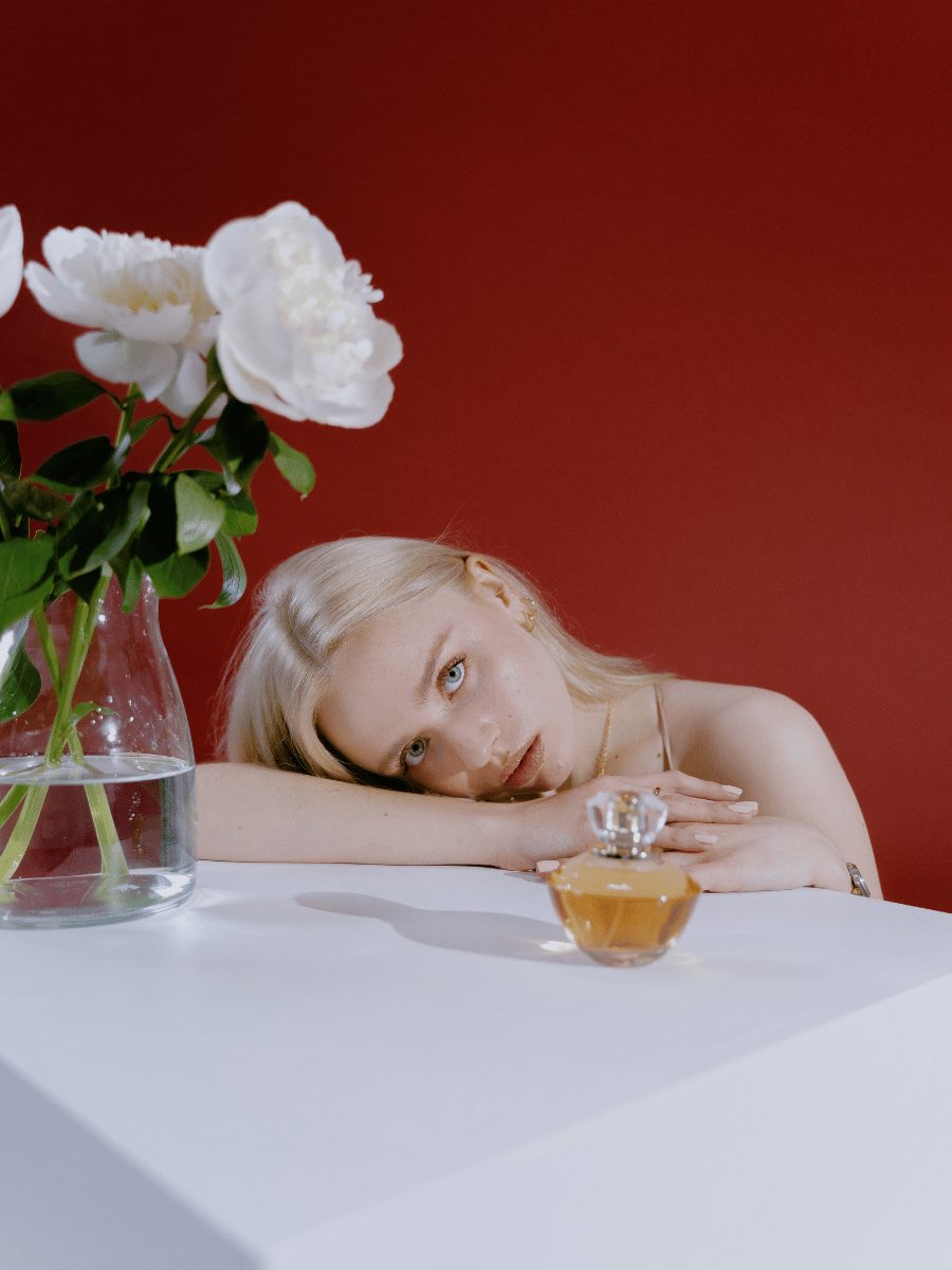 9 Amber Woody Fragrances: Winter's Special Scents 9 Amber Woody Fragrances: Winter's Special Scents